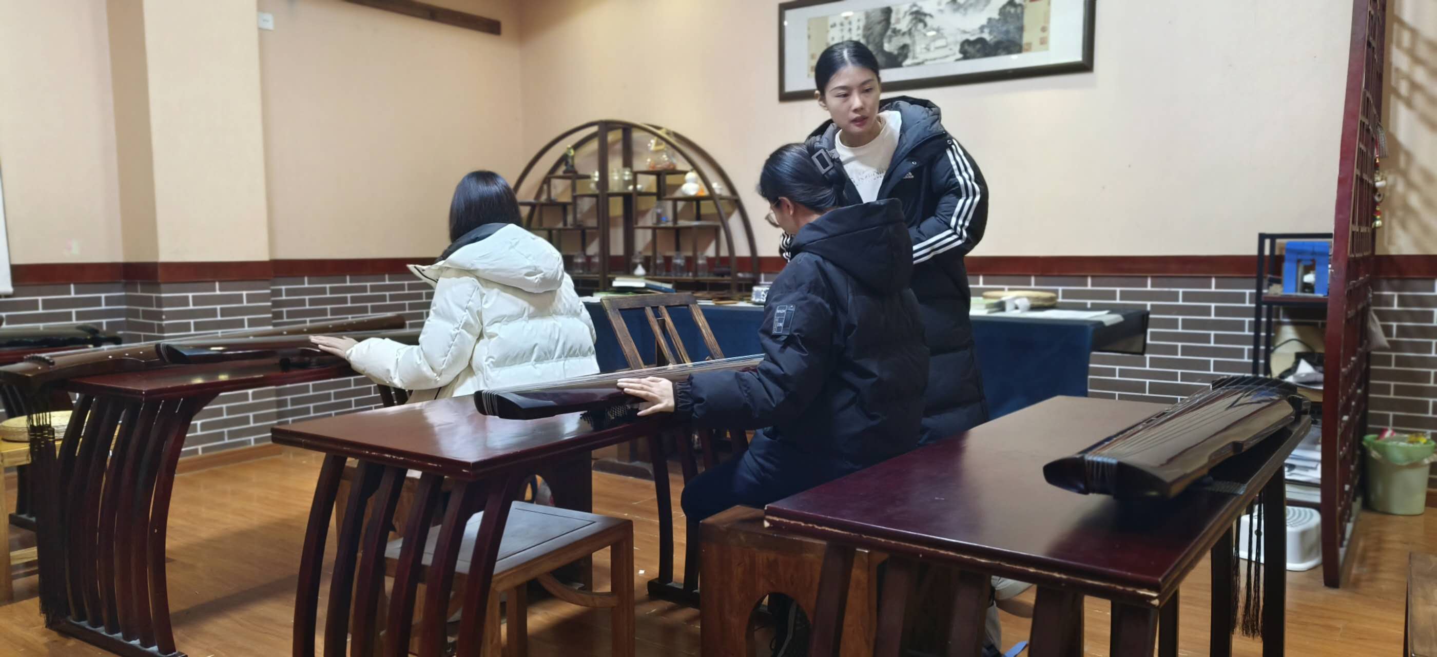 �Ҹ費�Y��н������
