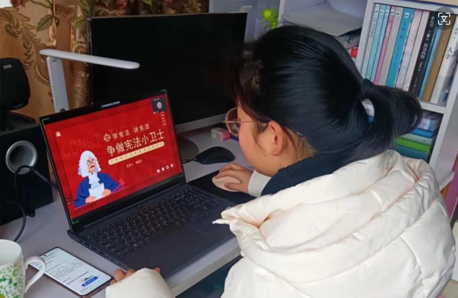 ���߲ʼ��ڡ���֧��  �����죺�����v���c�ֳ�������С�n��